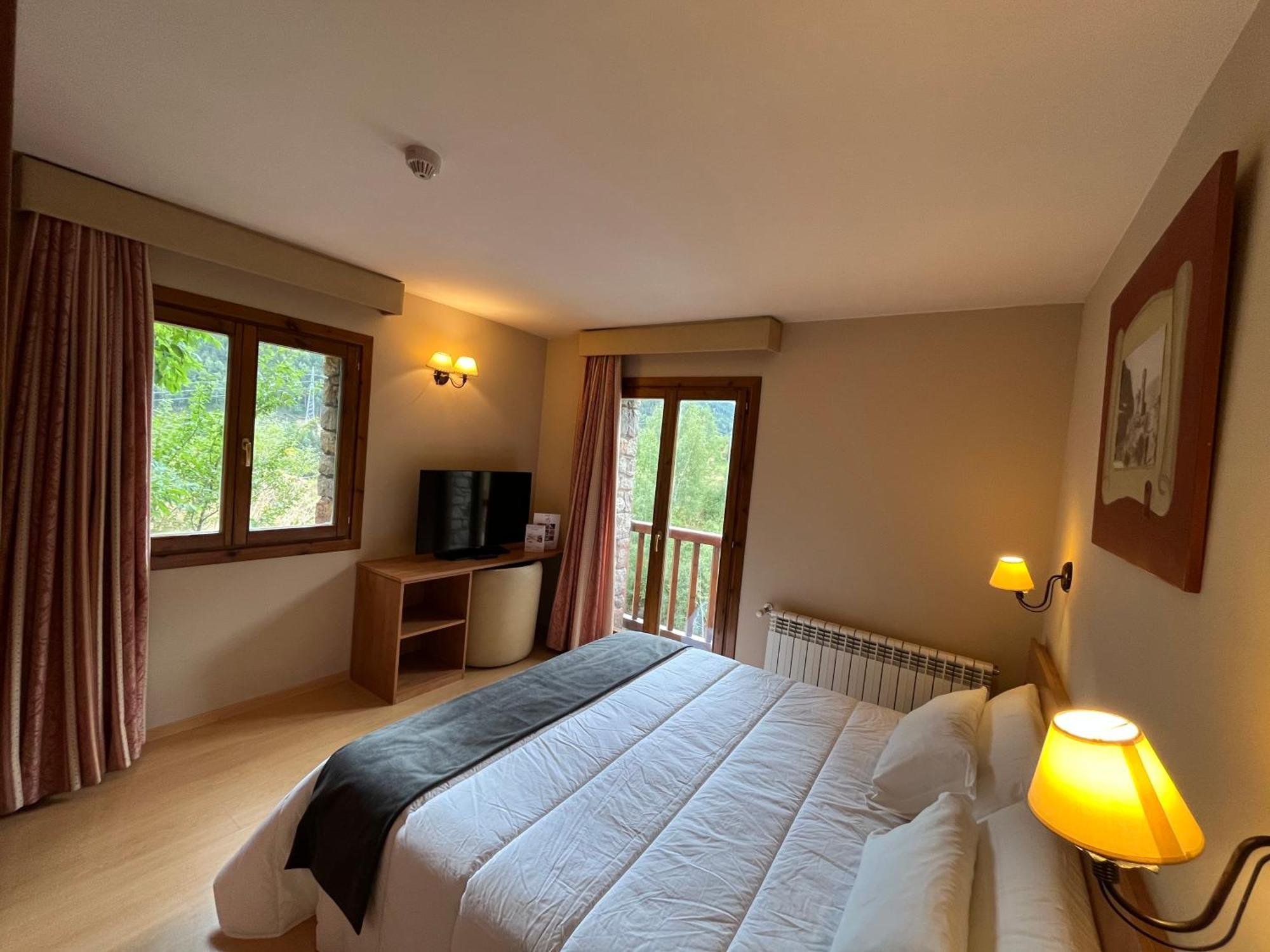 Wuau! Hotel Segle XX รันซอล ภายนอก รูปภาพ